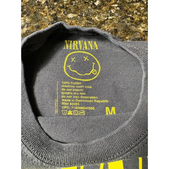 Nirvana T-Shirt Unisex Size M Black Yellow Smiley Face Graphic Band Tee - Picture 6 of 6